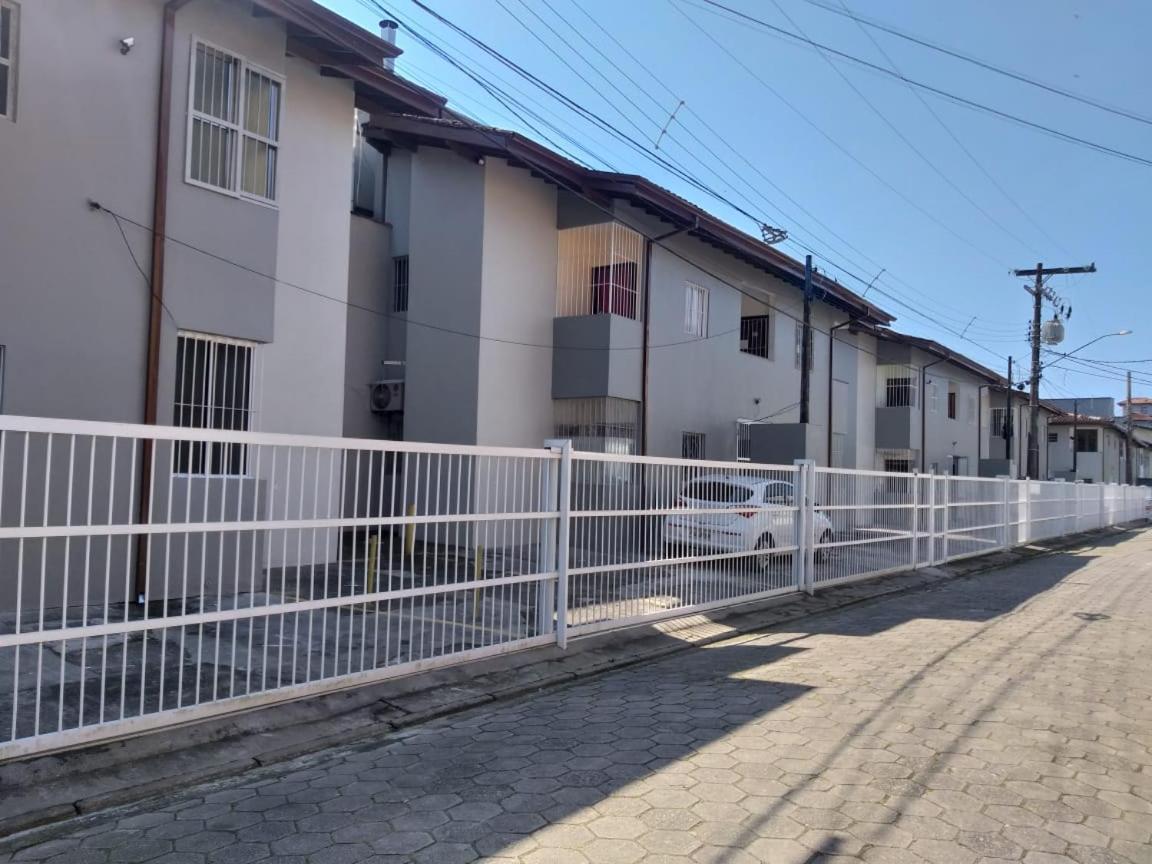 Apartamento Ubatuba - Praia Grande - 250M Da Praia ภายนอก รูปภาพ
